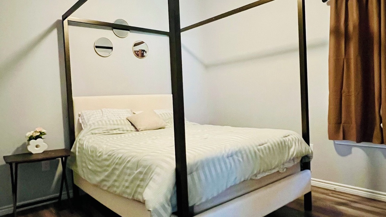 Photo of Bedroom in Valley View