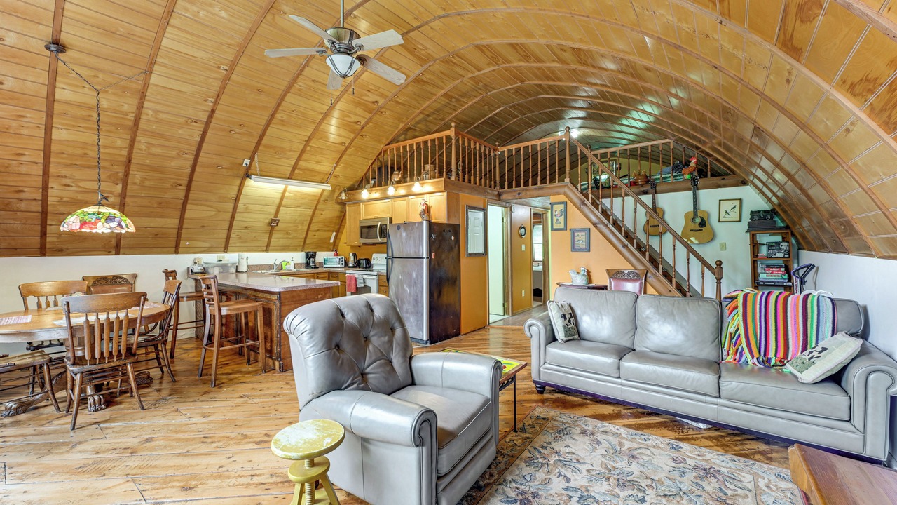 Photo of Livingroom in East Branch
