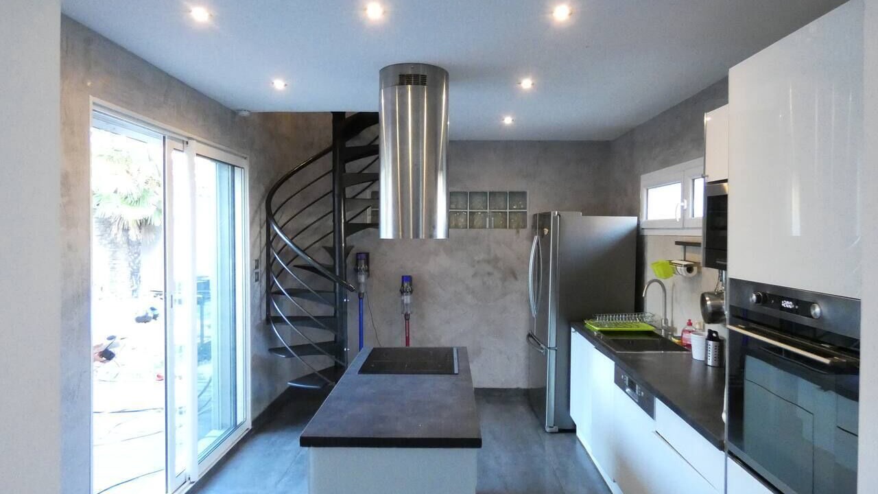 Photo of Others in Buers