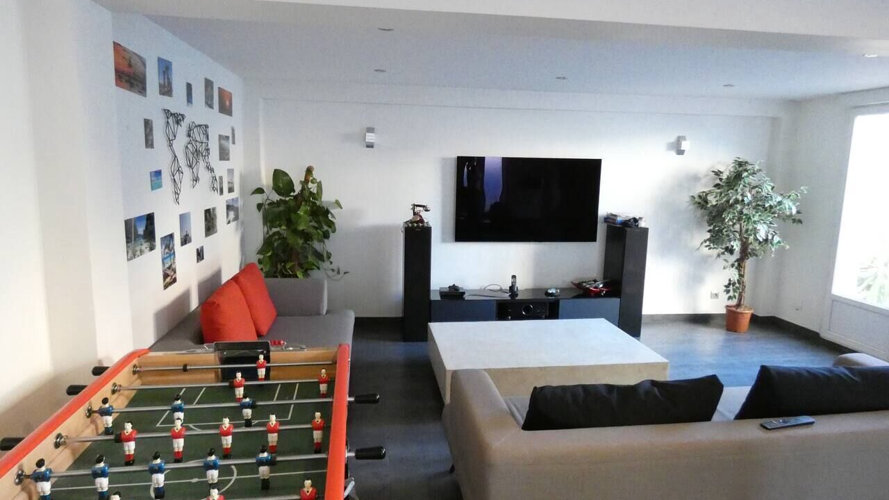 Photo of Others in Buers