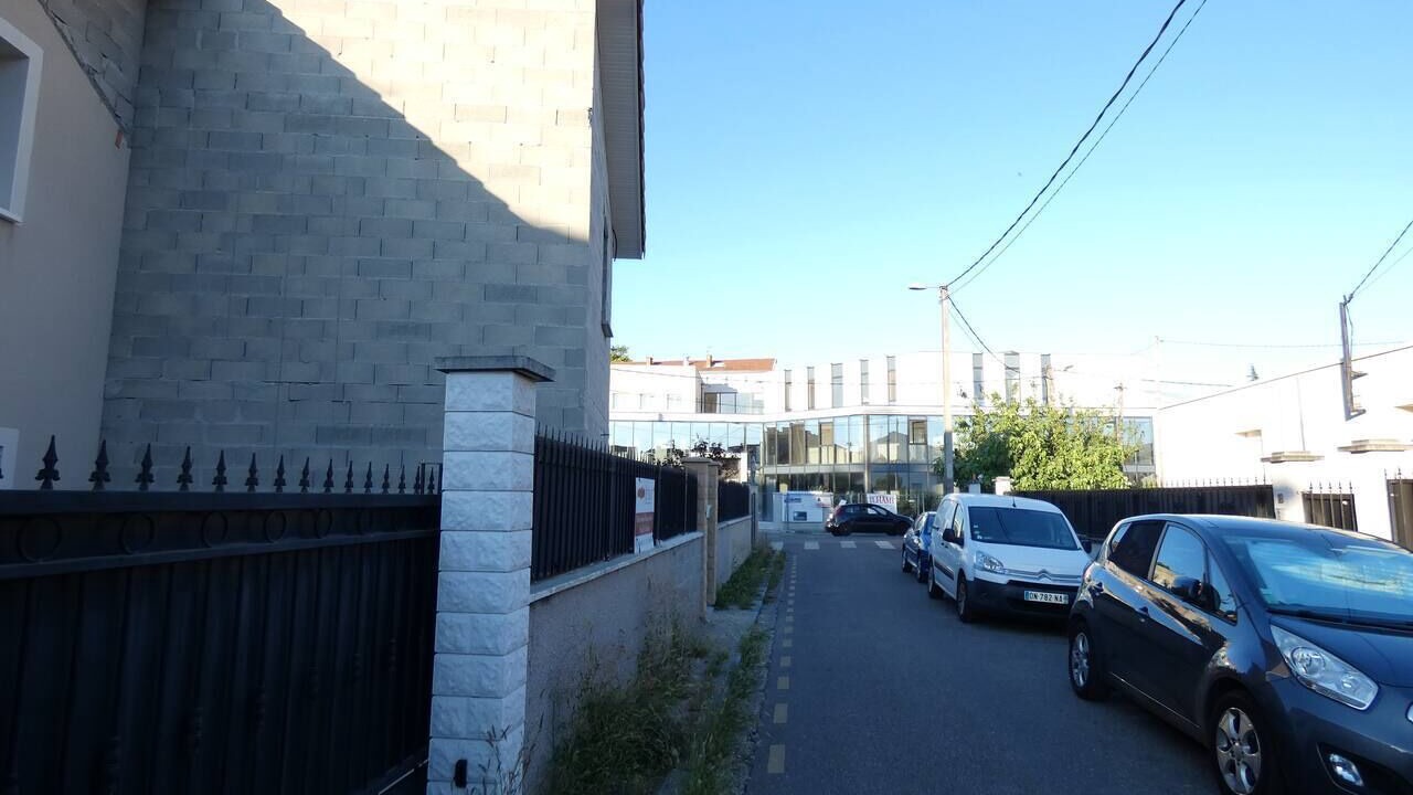 Photo of Others in Buers