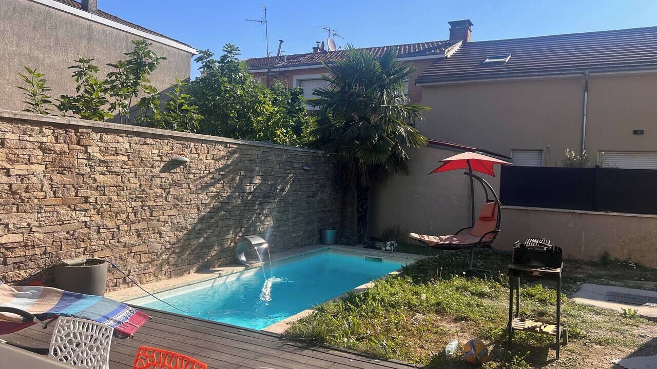 Photo of Others in Buers