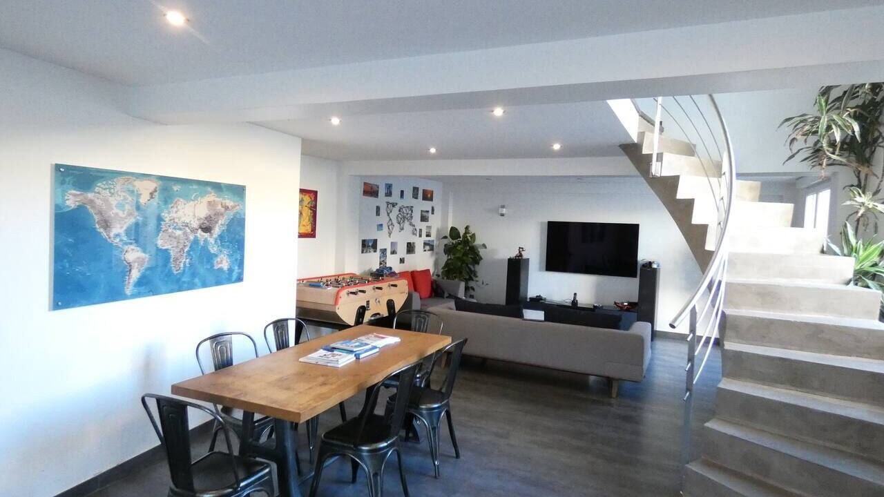 Photo of Others in Buers