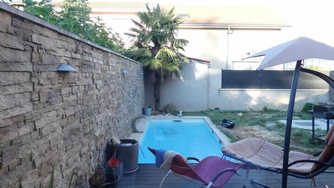 Photo of Others in Buers