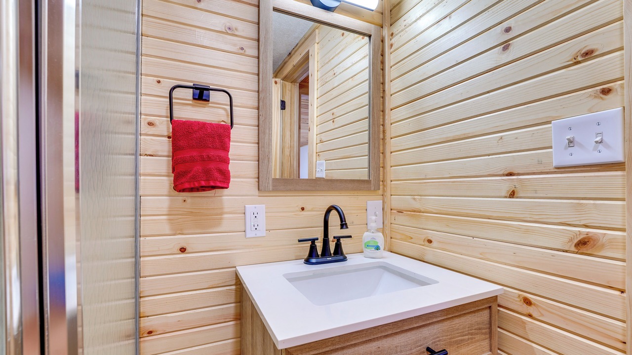 Photo of Bathroom in Golden