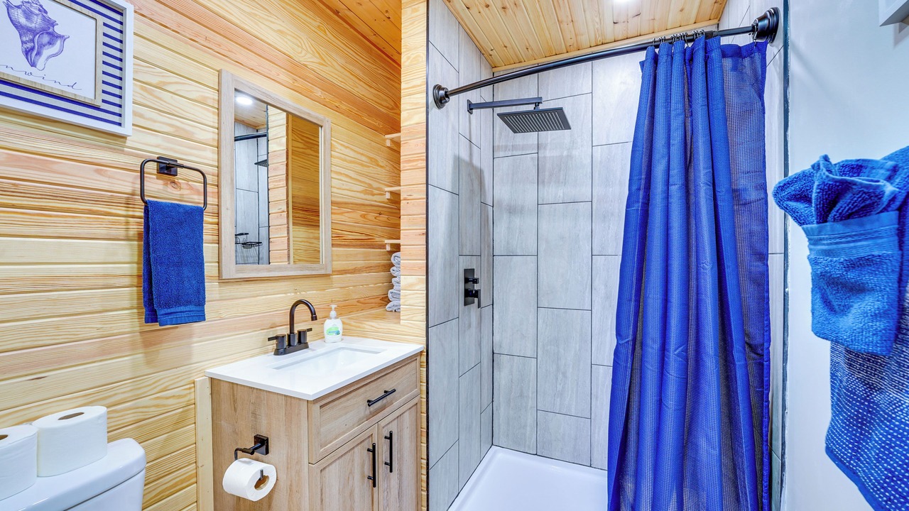 Photo of Bathroom in Golden