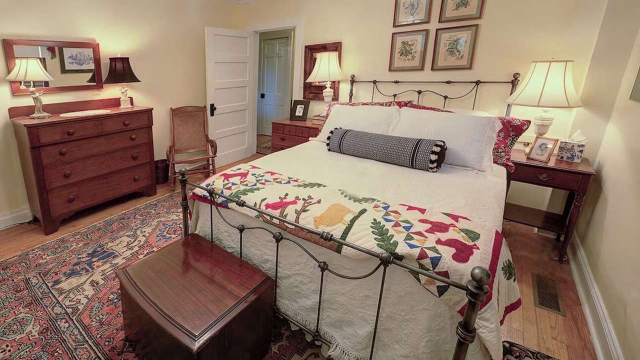Photo of Bedroom in Roseland