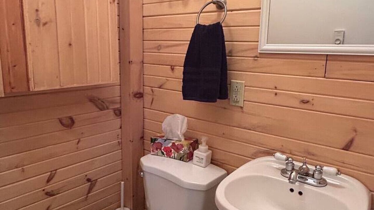 Photo of Bathroom in Leslie-Clapham-et-Huddersfield
