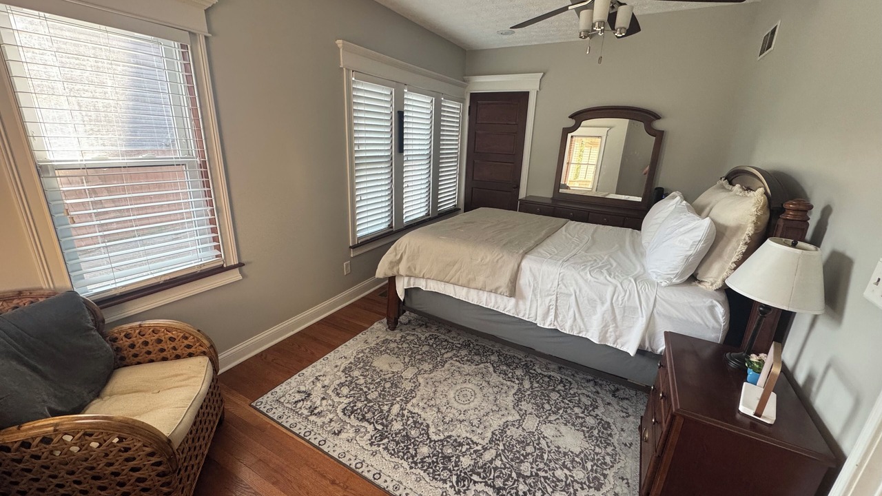 Photo of Bedroom in Kennedy King