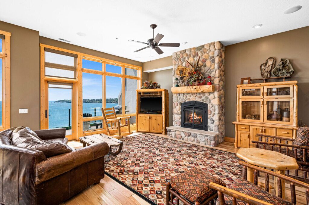 Photo of Livingroom in Two Harbors