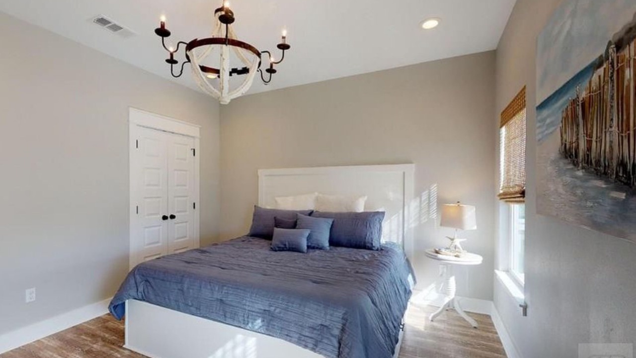 Photo of Bedroom in Crystal Beach