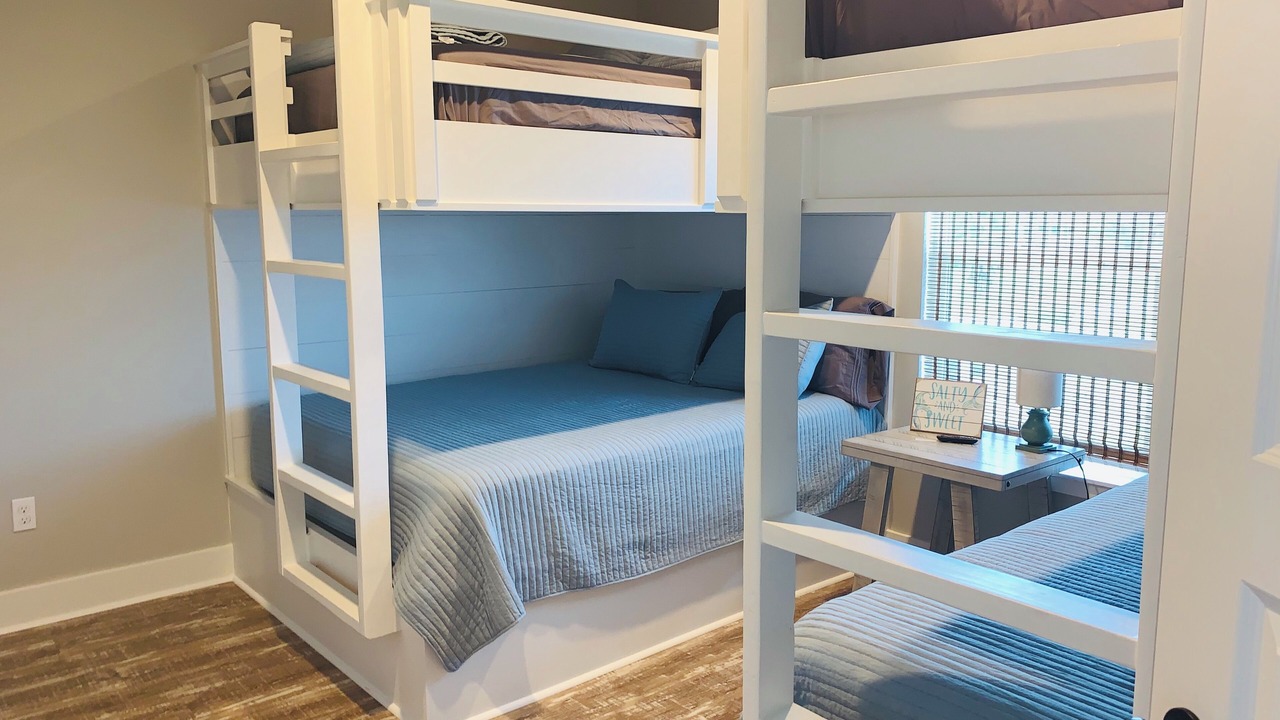 Photo of Bedroom in Crystal Beach