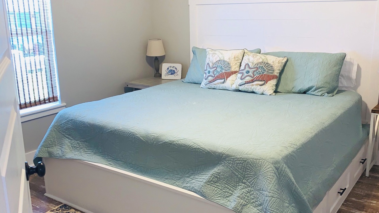 Photo of Bedroom in Crystal Beach
