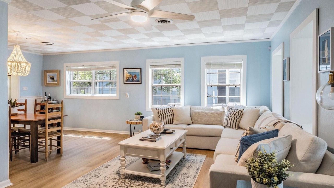Photo of Livingroom in Candler
