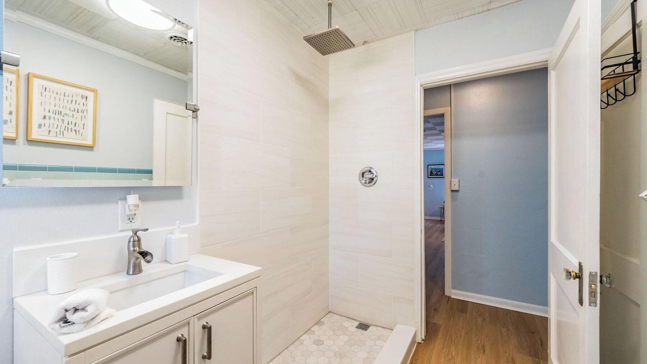 Photo of Bathroom in Candler