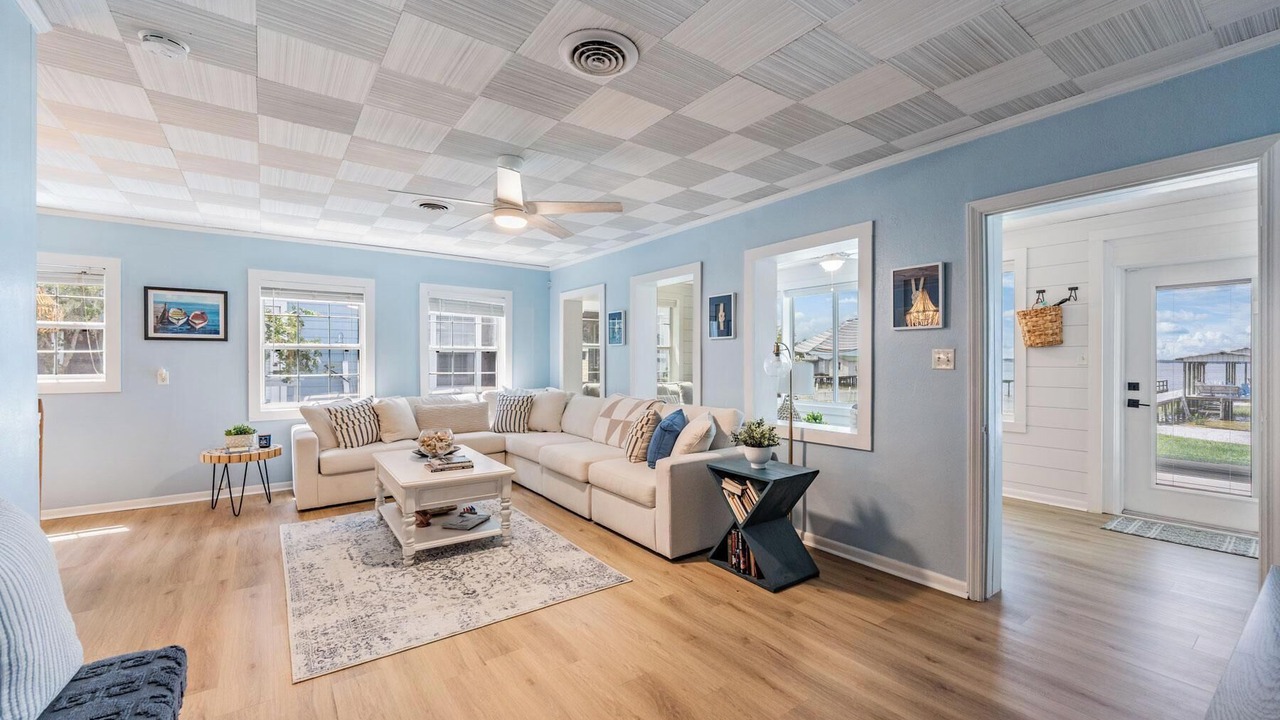 Photo of Livingroom in Candler