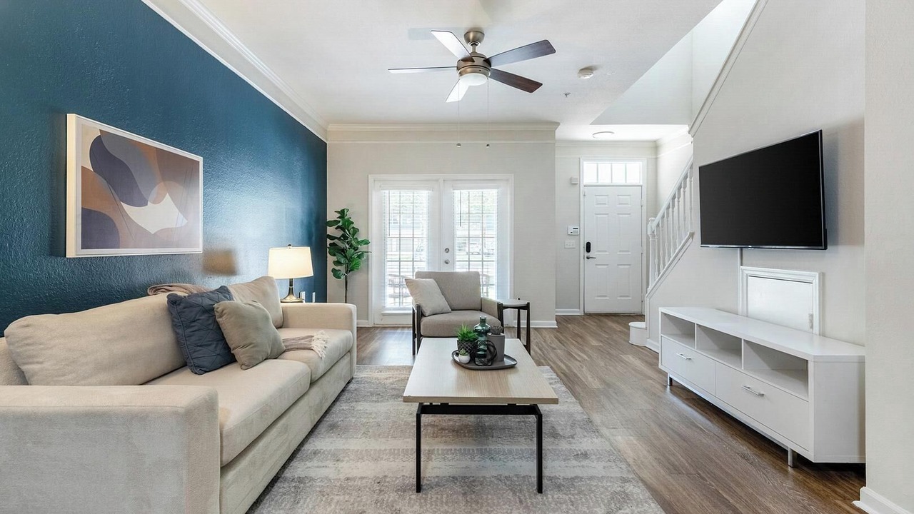 Photo of Livingroom in Metro West