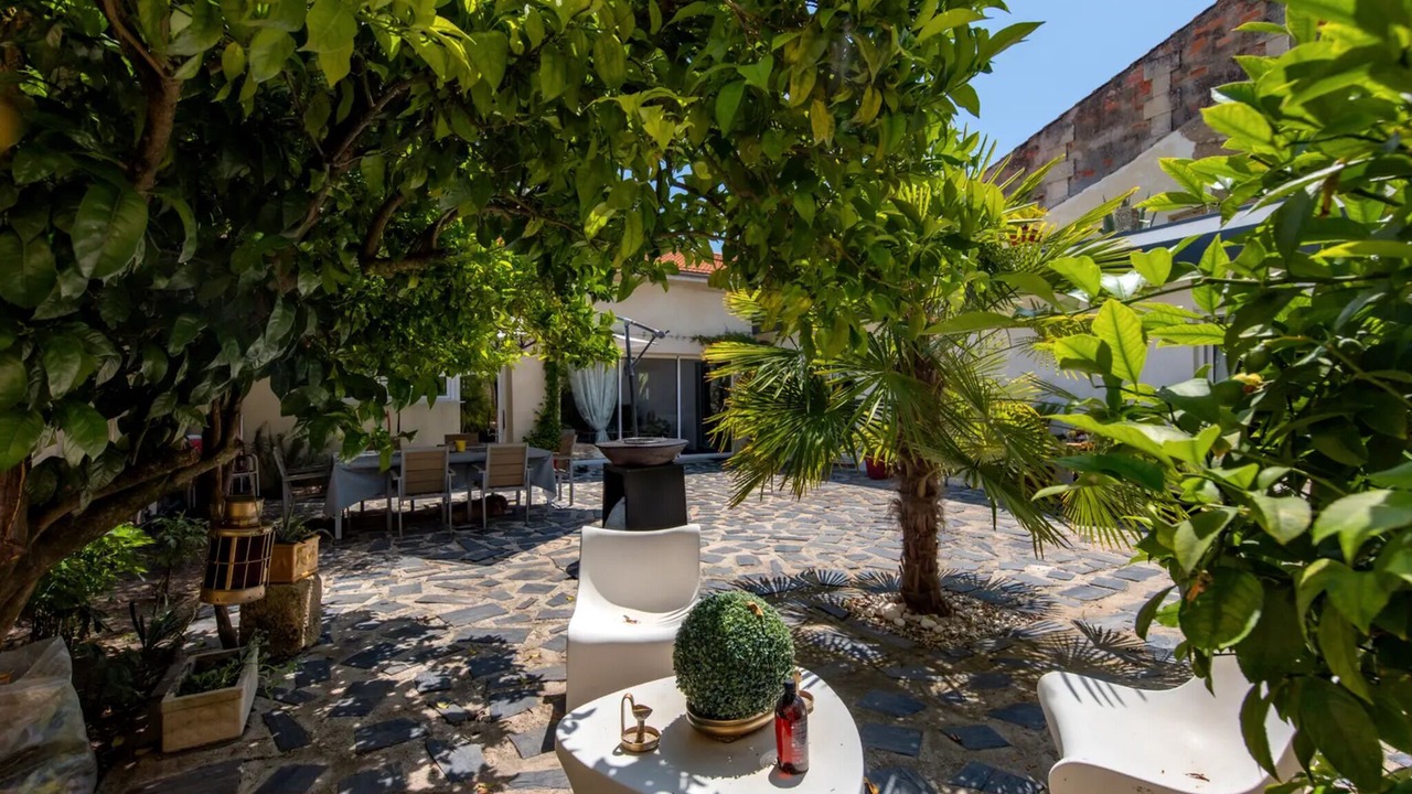 Photo of Patio Balcony in Saint-Christoly-Medoc