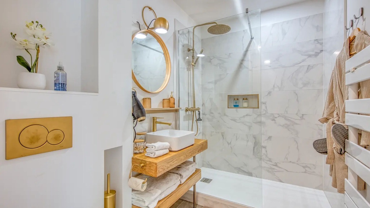 Photo of Bathroom in Saint-Christoly-Medoc