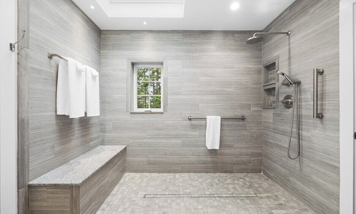 Photo of Bathroom in Brooksville