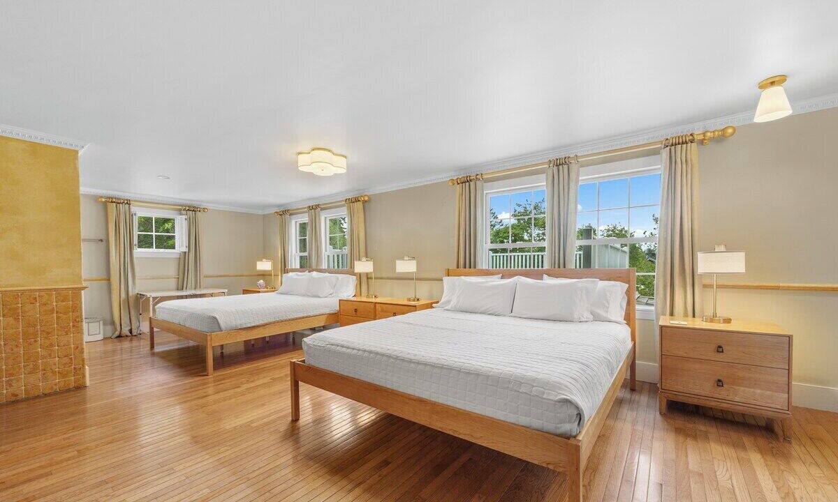 Photo of Bedroom in Brooksville