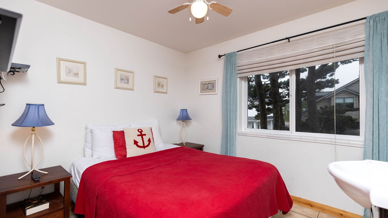 Photo of Bedroom in Rockaway Beach