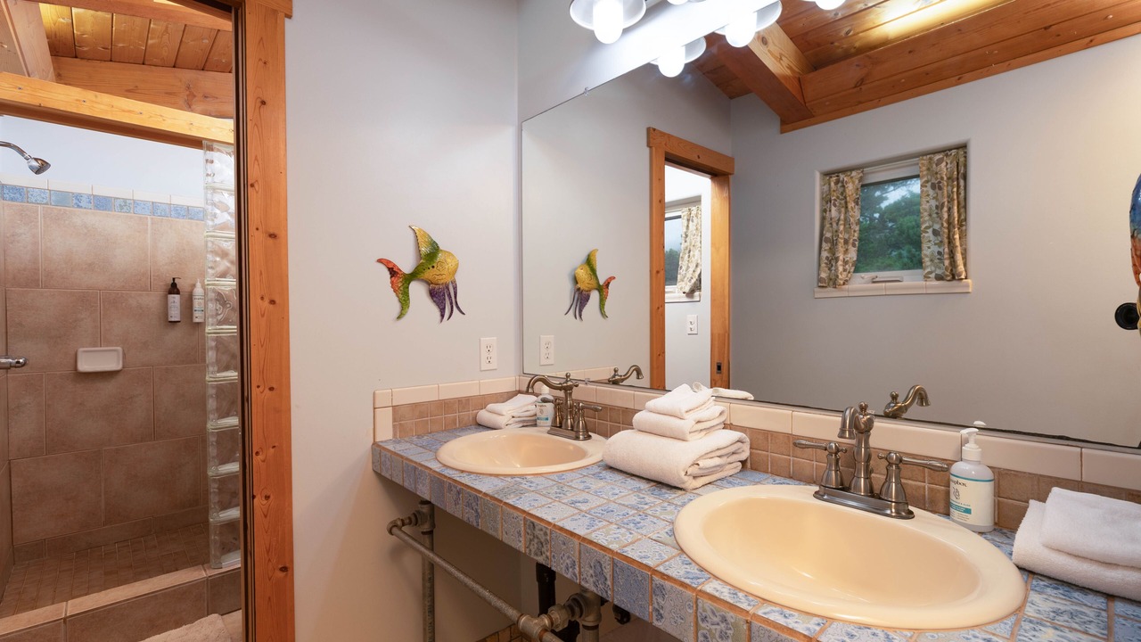 Photo of Bathroom in Rockaway Beach
