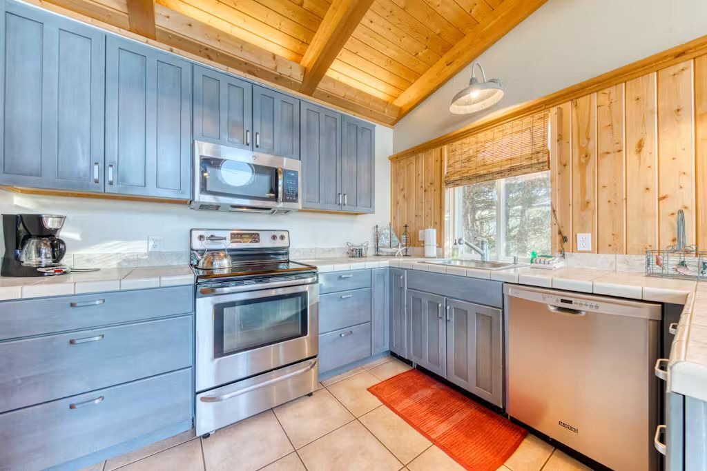 Photo of Kitchen in Rockaway Beach