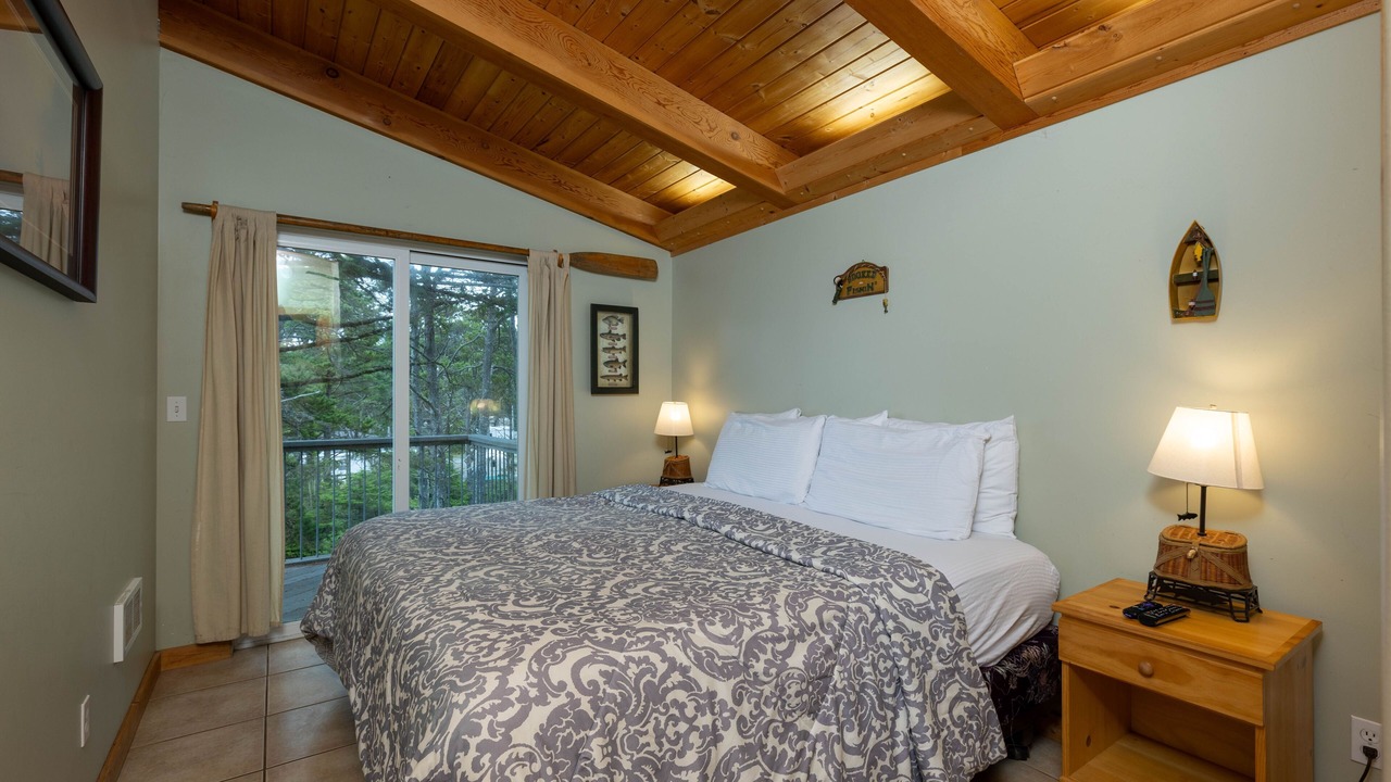 Photo of Bedroom in Rockaway Beach