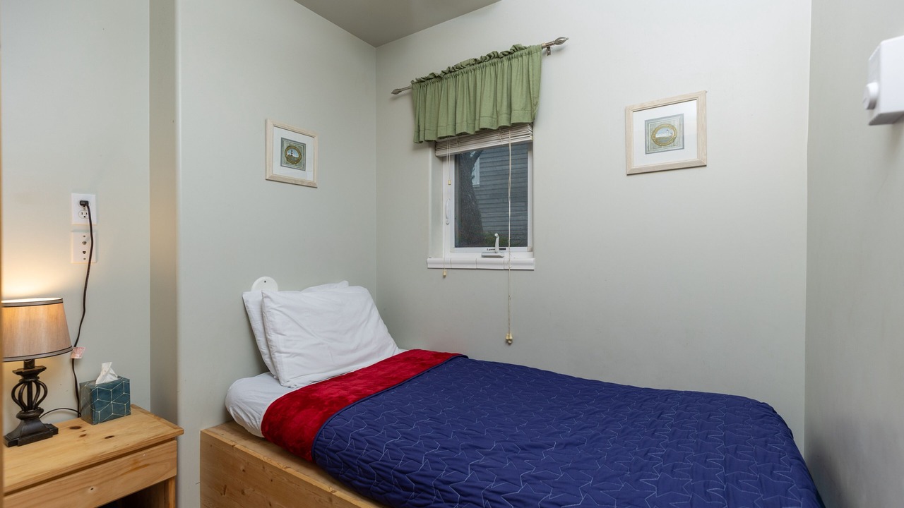 Photo of Bedroom in Rockaway Beach