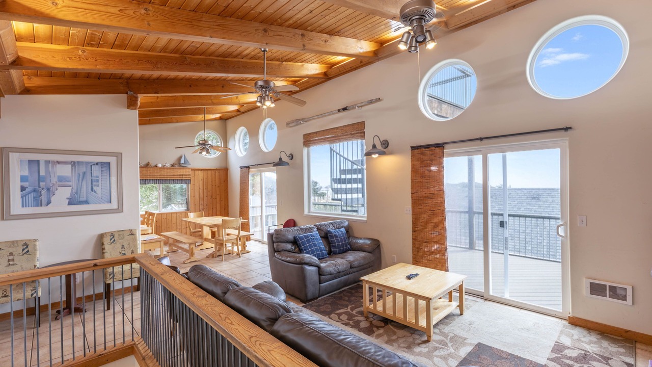 Photo of Livingroom in Rockaway Beach