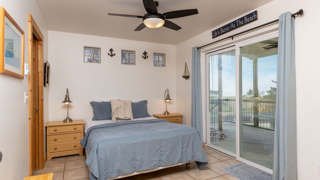 Photo of Bedroom in Rockaway Beach
