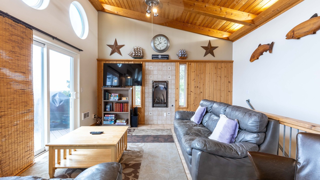 Photo of Livingroom in Rockaway Beach