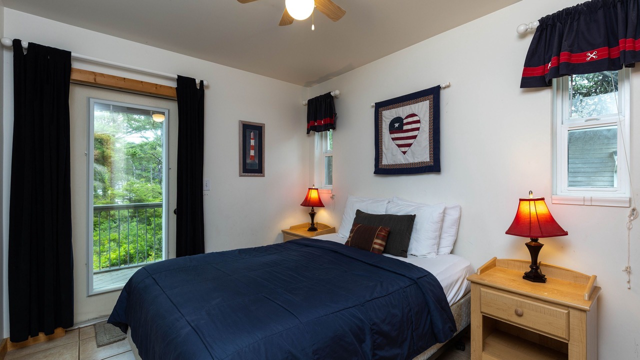 Photo of Bedroom in Rockaway Beach