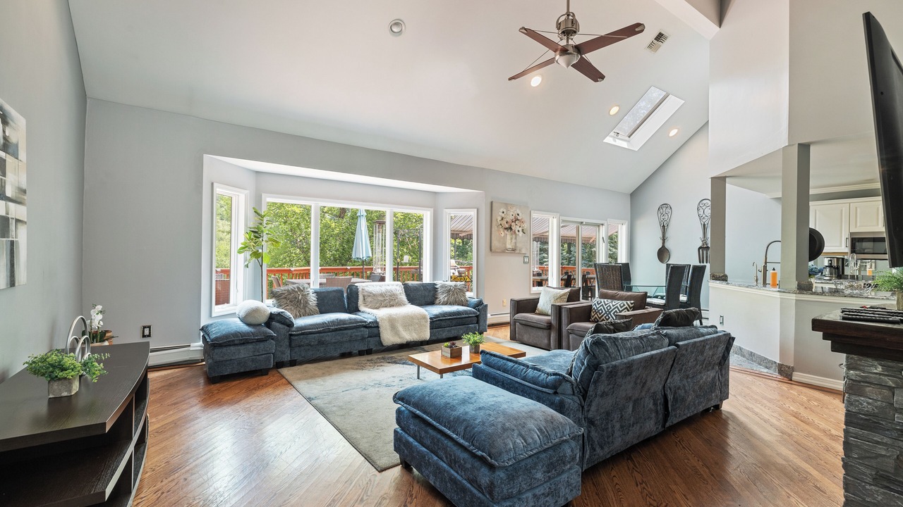 Photo of Livingroom in Stony Point