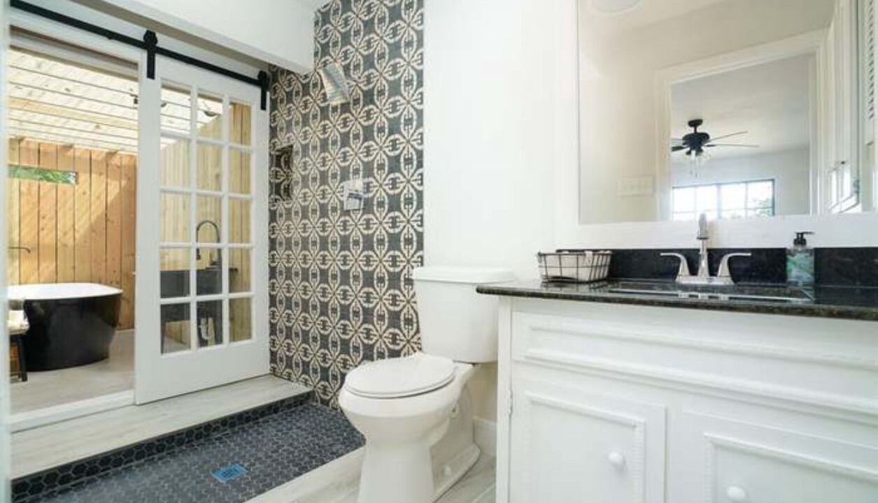 Photo of Bathroom in Blossoms Park