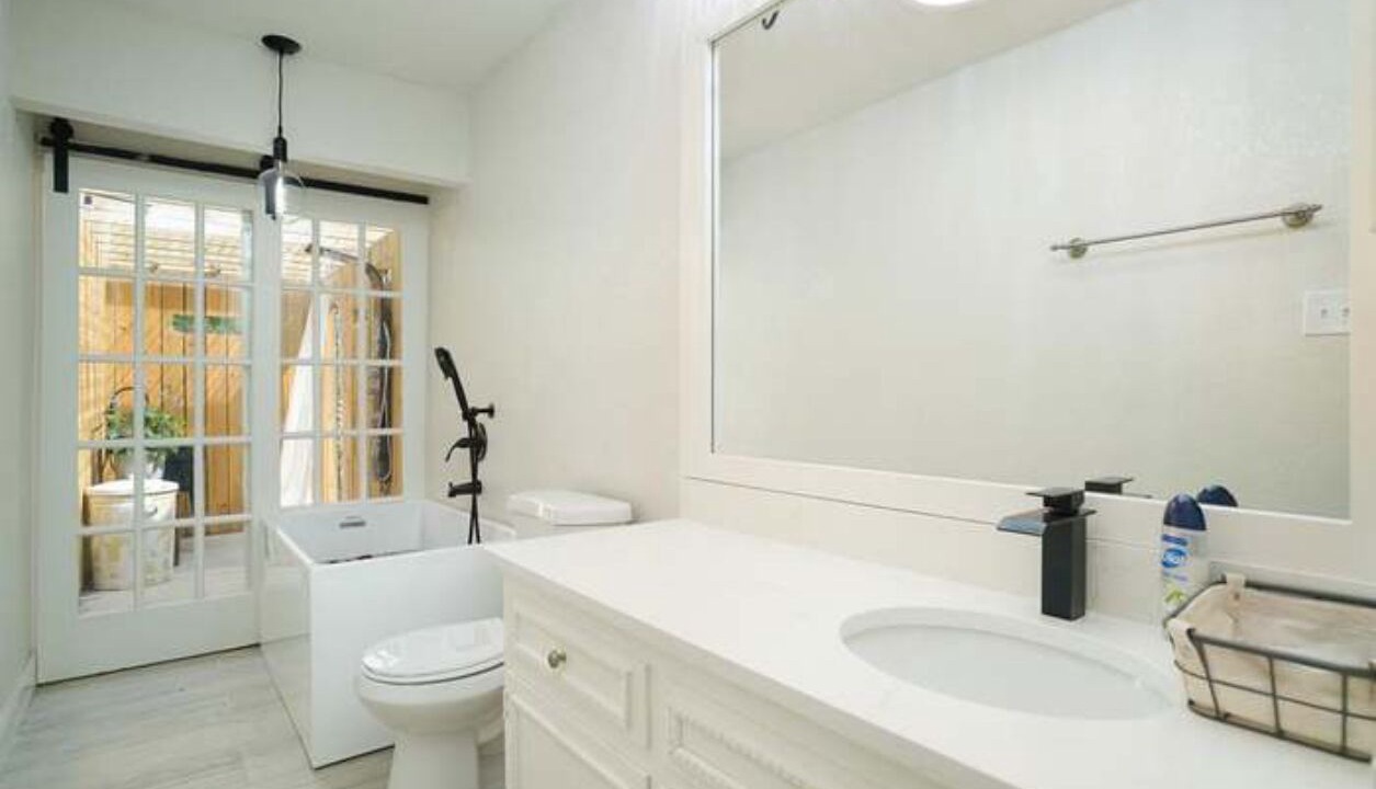 Photo of Bathroom in Blossoms Park