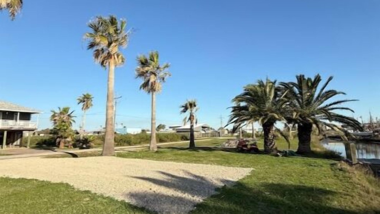 Photo of Others in Crystal Beach