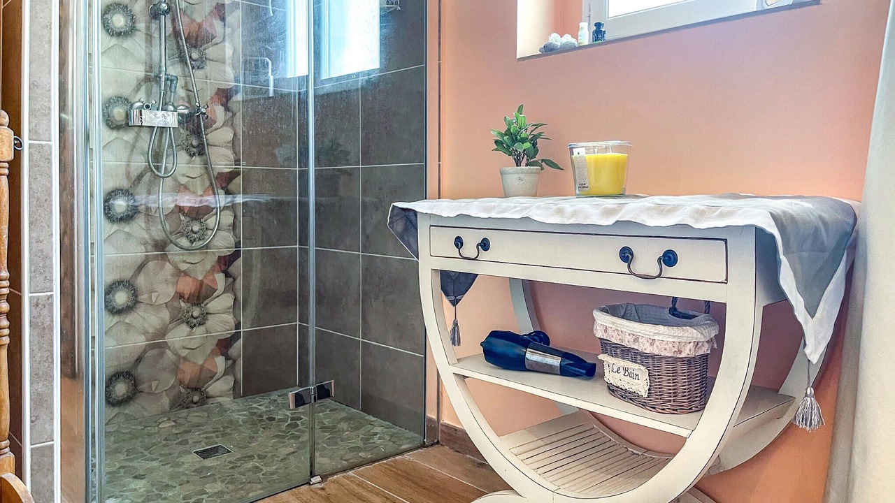 Photo of Bathroom in Seigy