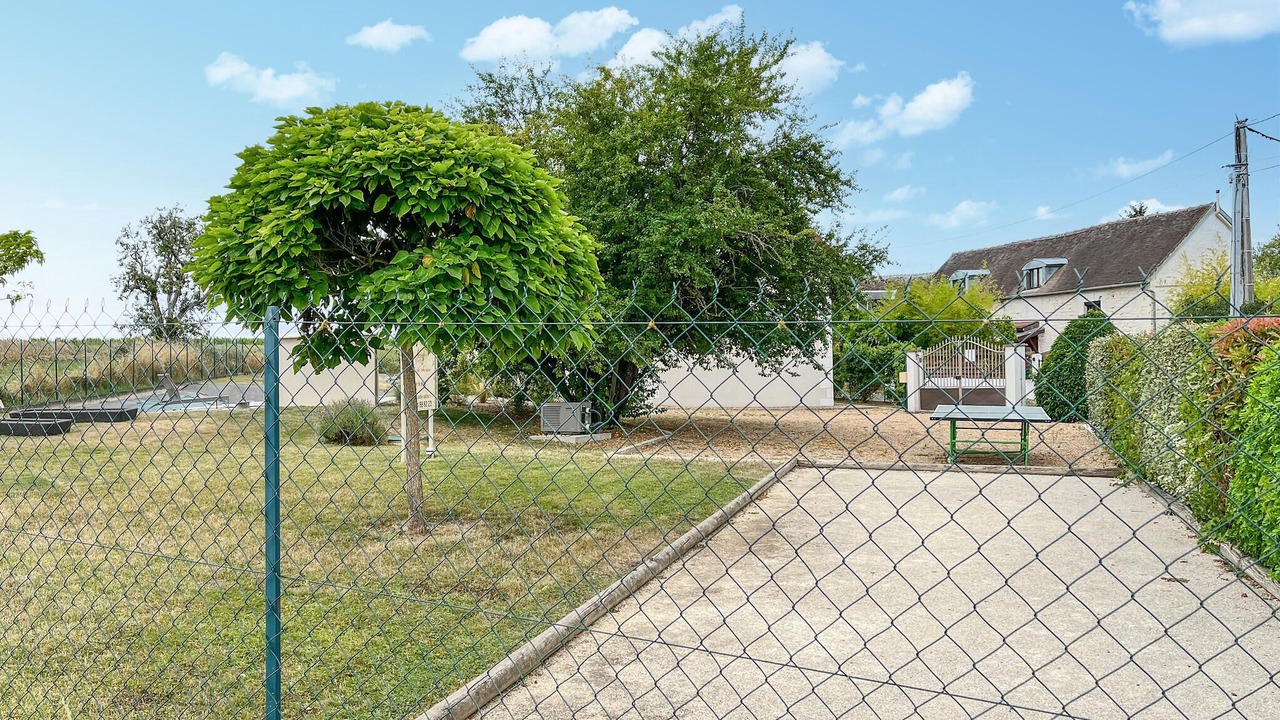 Photo of Others in Seigy