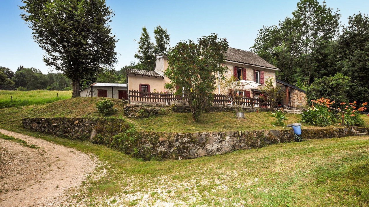 Photo of Others in Massat