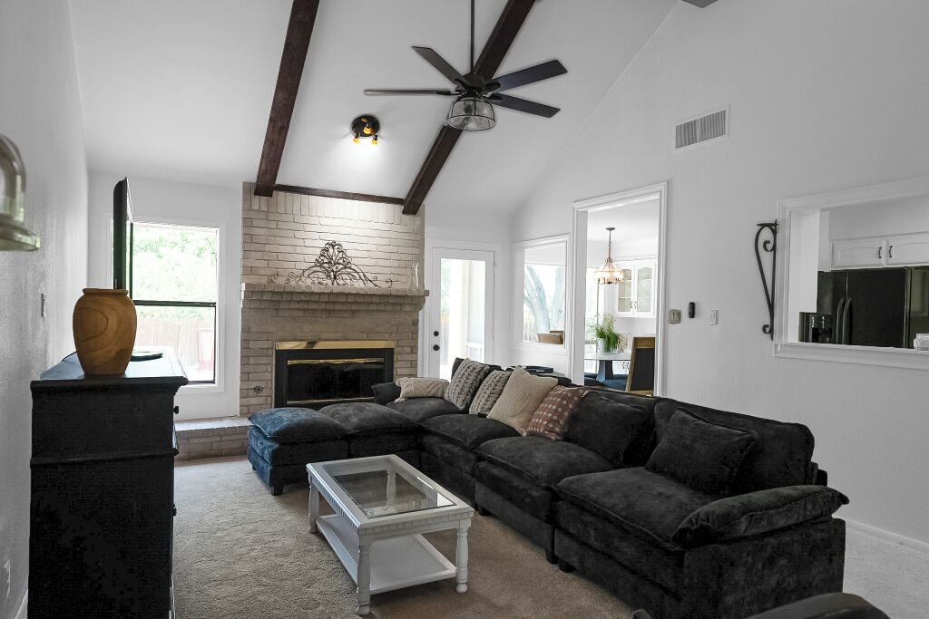 Photo of Livingroom in Blossoms Park