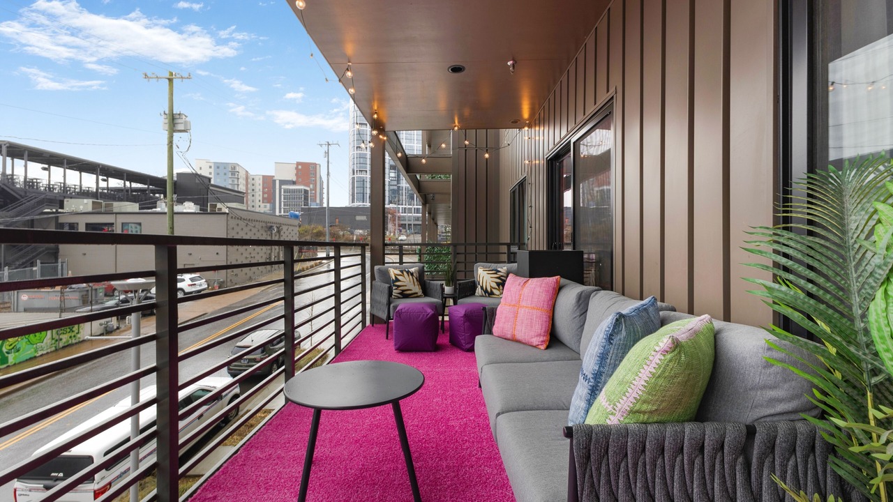 Photo of Outdoor in Eighth Avenue