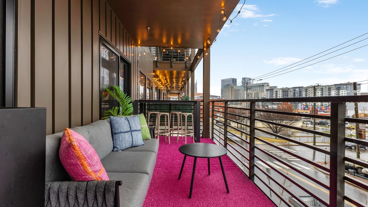 Photo of Patio Balcony in Eighth Avenue