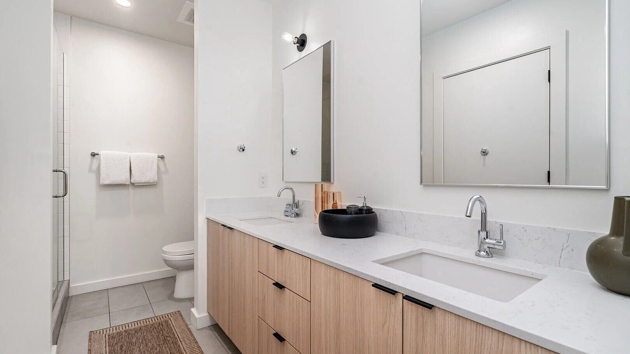 Photo of Bathroom in Eighth Avenue