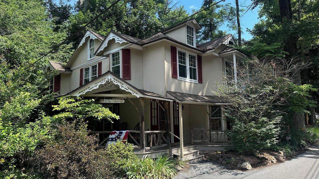 Photo of Others in Mount Gretna