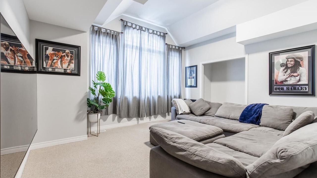 Photo of Livingroom in Niagara Falls