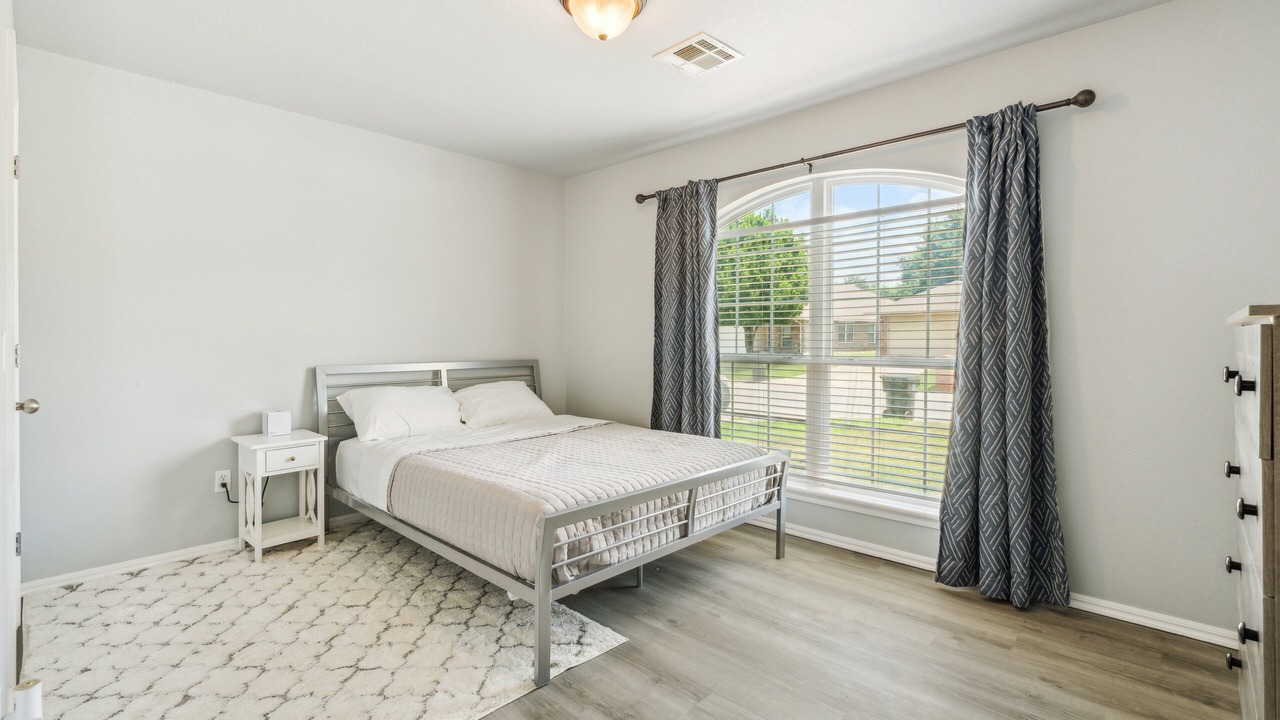 Photo of Bedroom in Midwest City