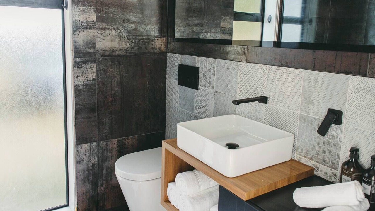 Photo of Bathroom in Pouto