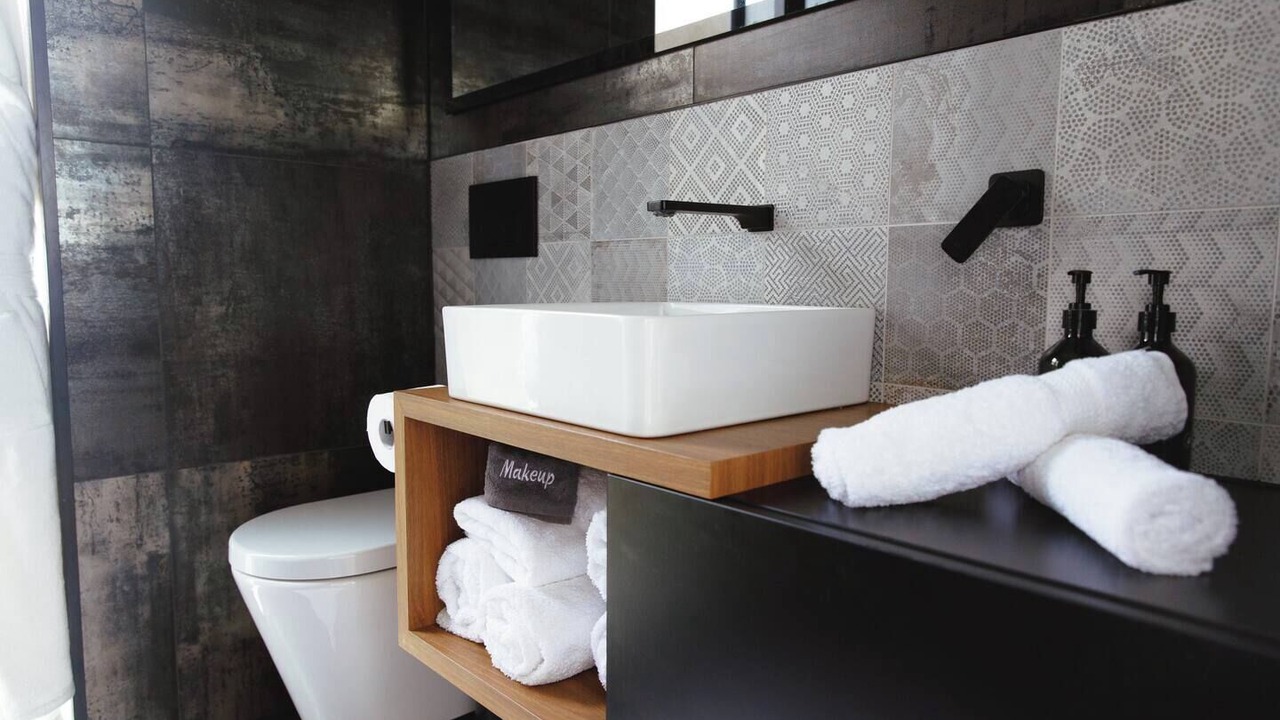 Photo of Bathroom in Pouto